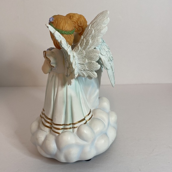Angel Musical Figurine -First Kiss - Picture 6 of 12